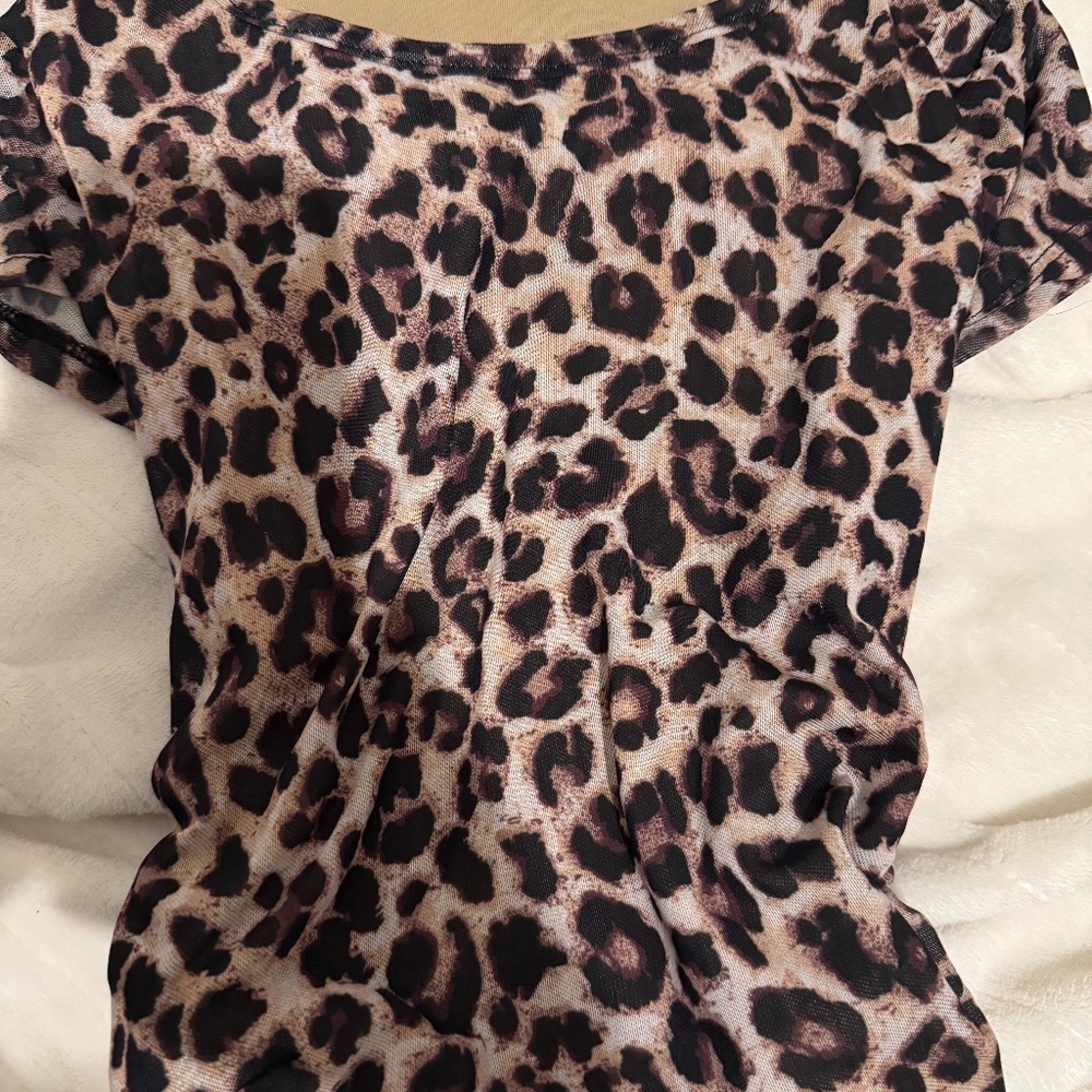 Cheetah/Leopard print XS girls shirt